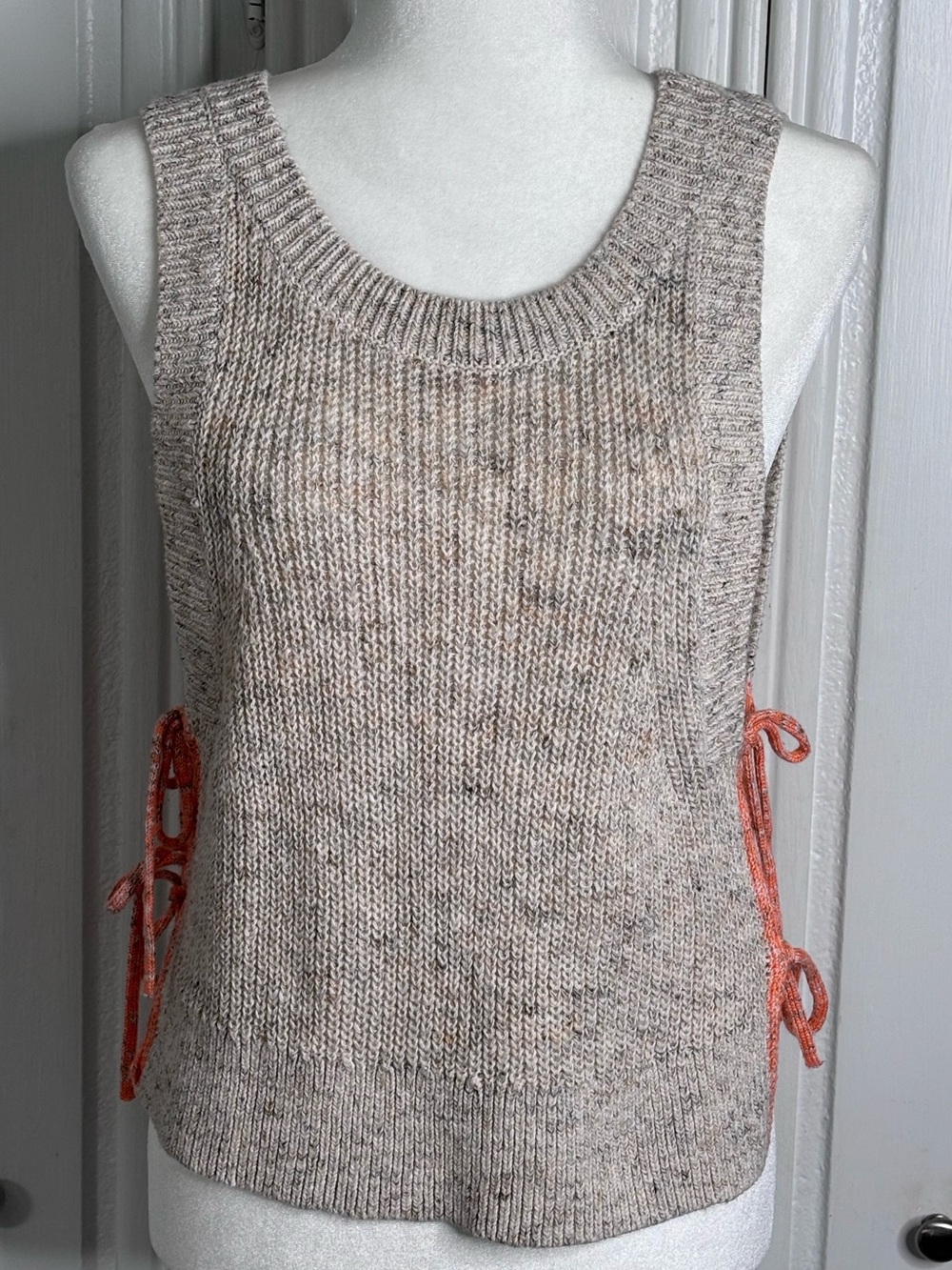 Pilcro Speckled Cream Knit Tank with side ties size Small